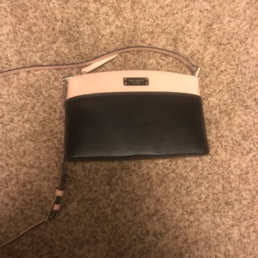 Kate Spade Jeanne Crossbody in Black/Warm Vellum
